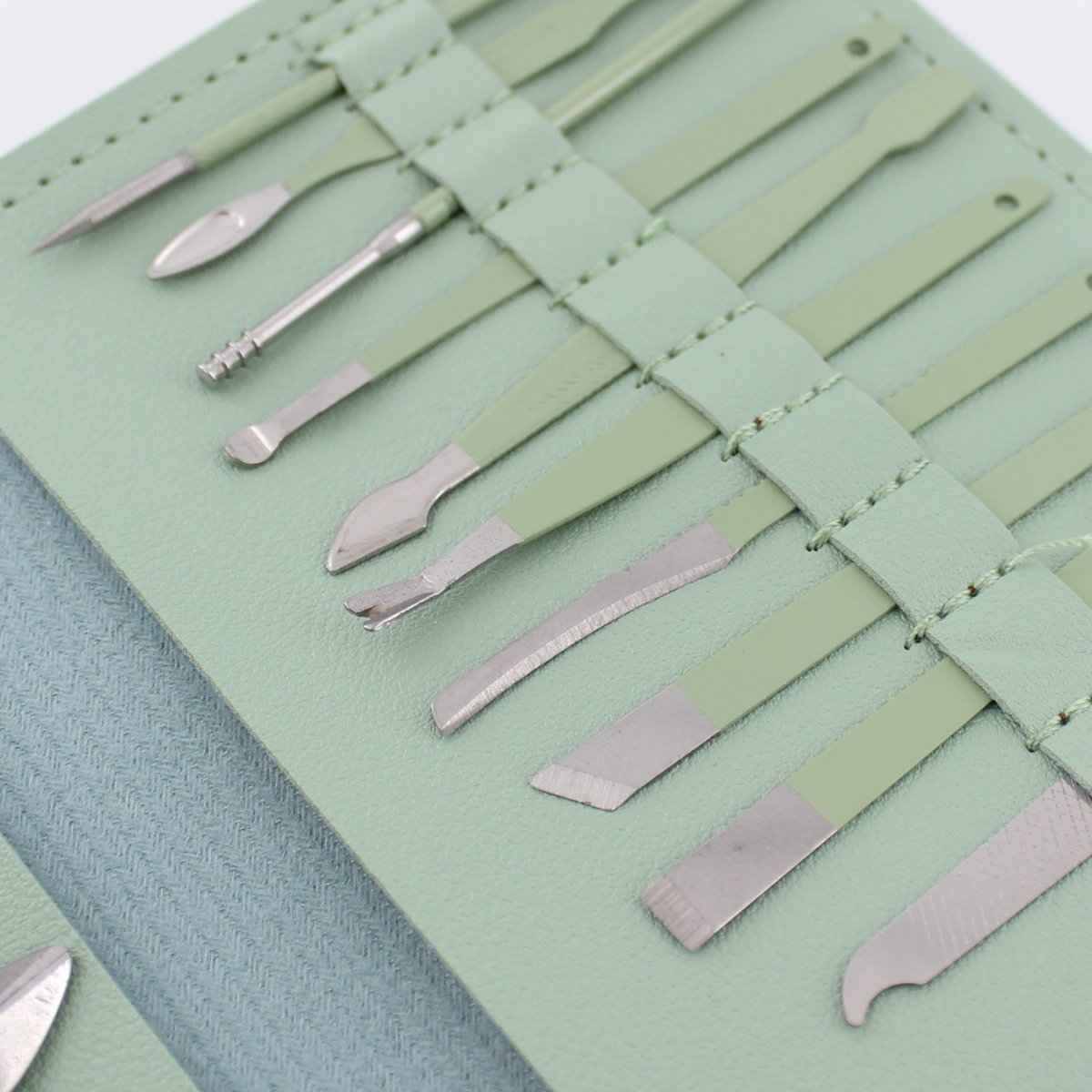16-Piece Manicure & Pedicure Set – Travel Grooming Kit