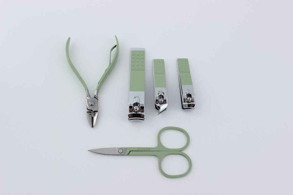 16-Piece Manicure & Pedicure Set – Travel Grooming Kit