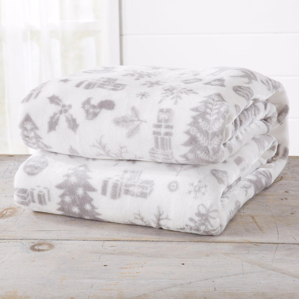 Velvet Throw Blanket – Pearl Collection